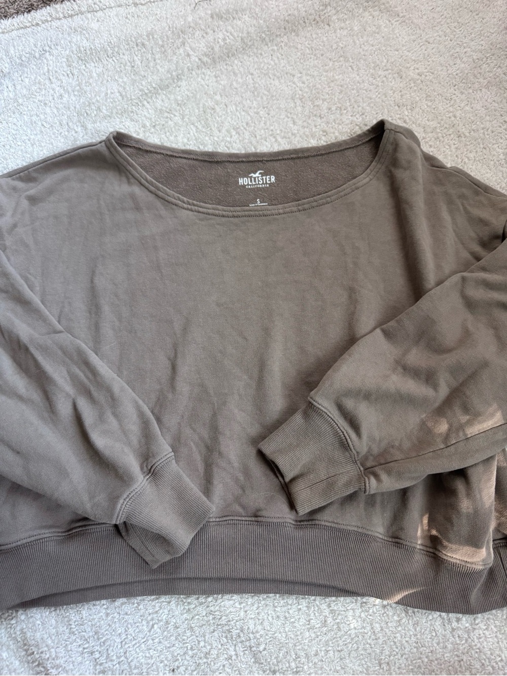 Hollister Women's Cropped Crewneck Sweatshirt in Taupe Brown